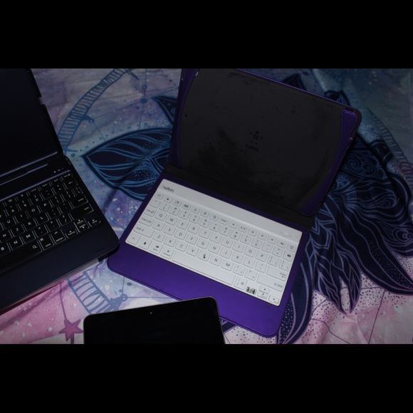 iPad bundle - Picture 2 of 10